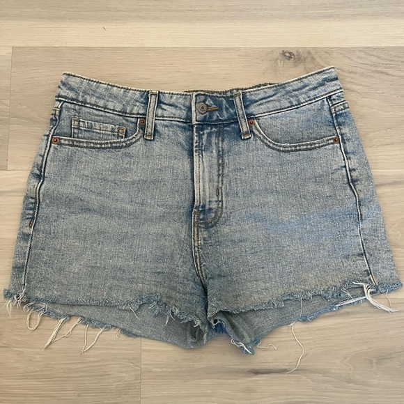 Women’s Old Navy Jean Shorts - Picture 1 of 3